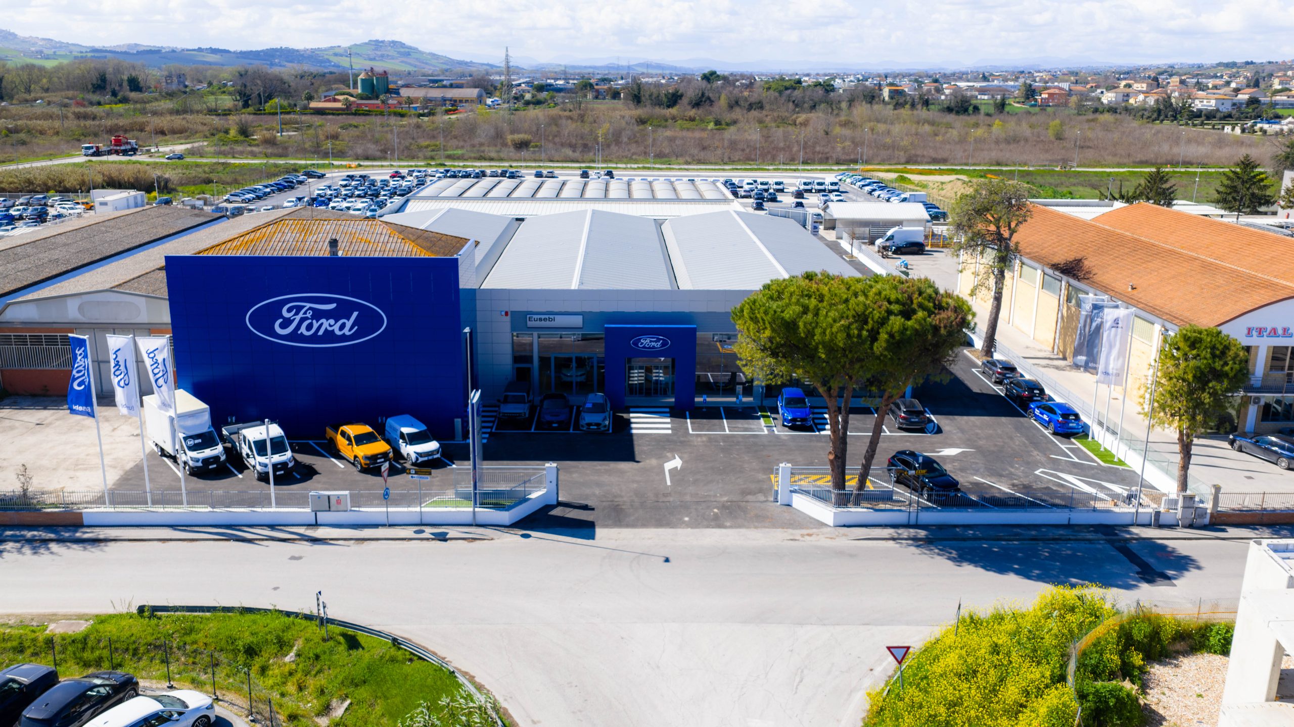 Inaugurazione di ford EUSEBI spa a civitanova marche